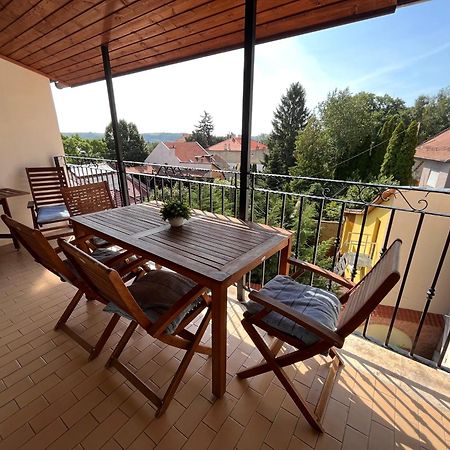 Pacsirta Apartman Grand Эгер Экстерьер фото