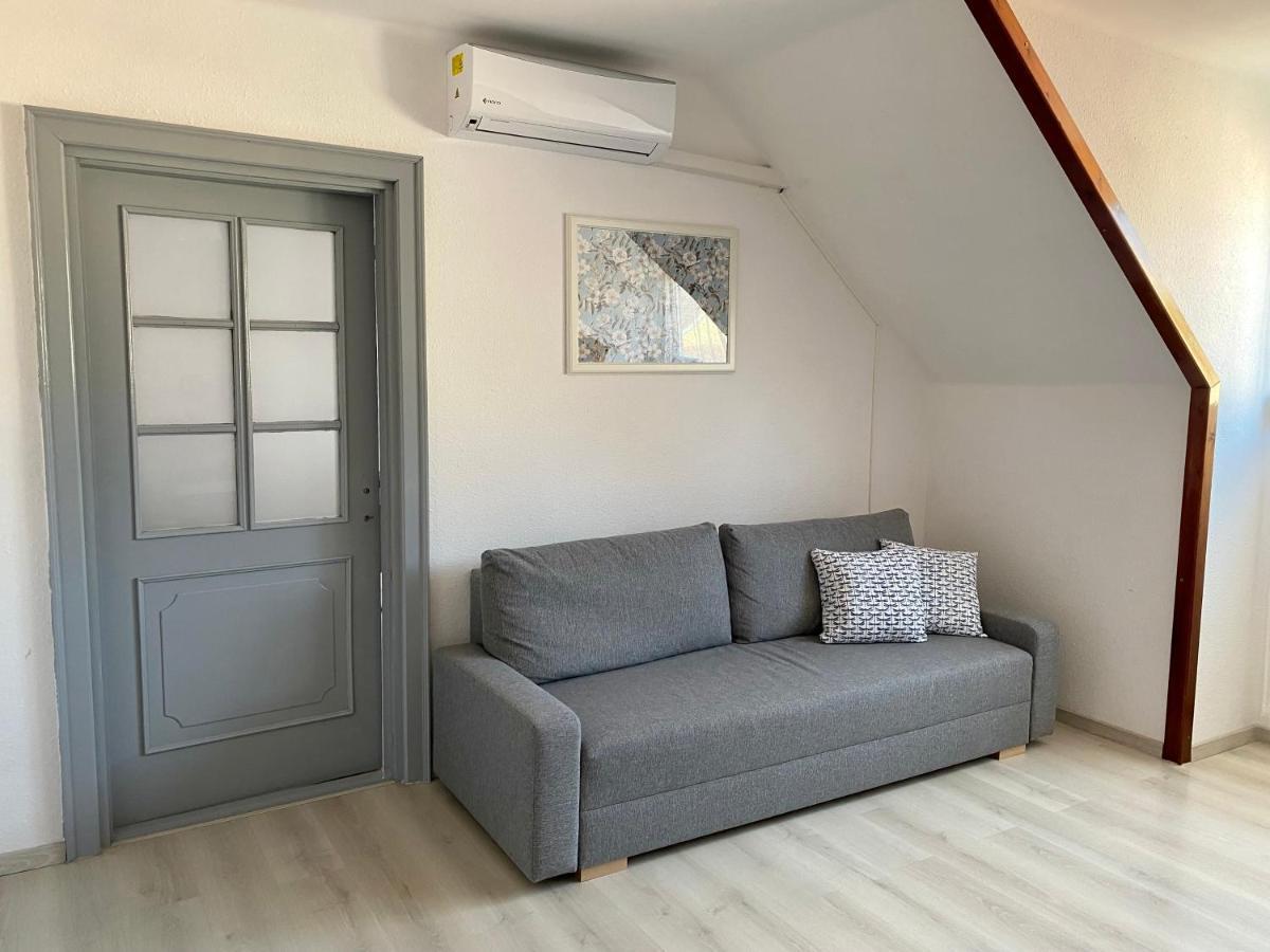Pacsirta Apartman Grand Эгер Экстерьер фото
