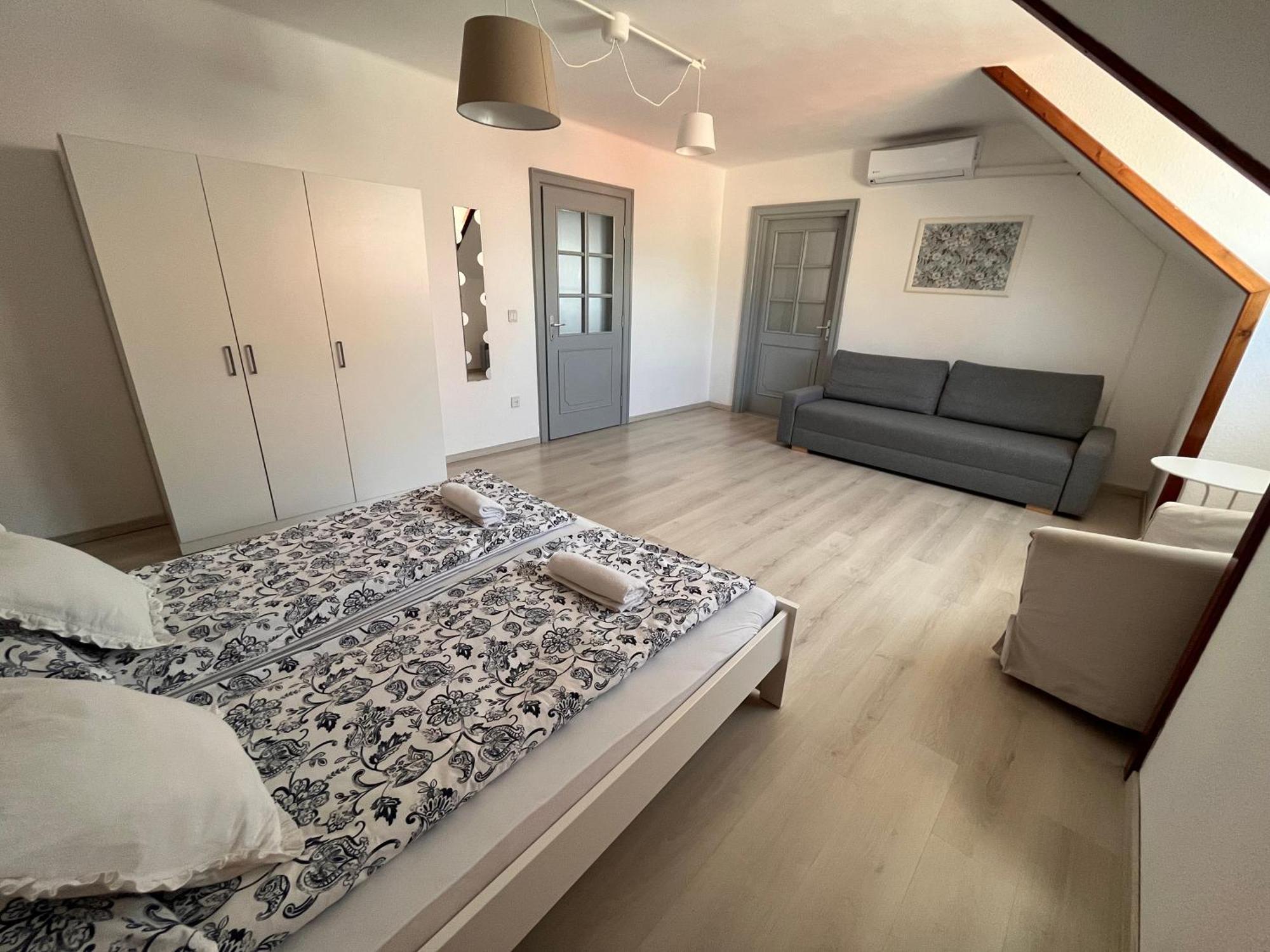 Pacsirta Apartman Grand Эгер Экстерьер фото