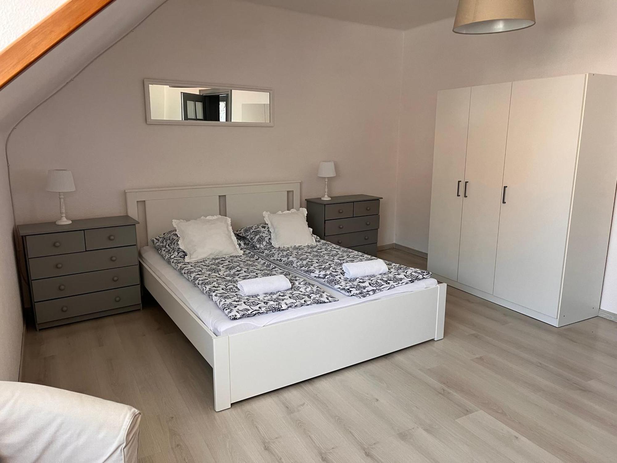 Pacsirta Apartman Grand Эгер Экстерьер фото